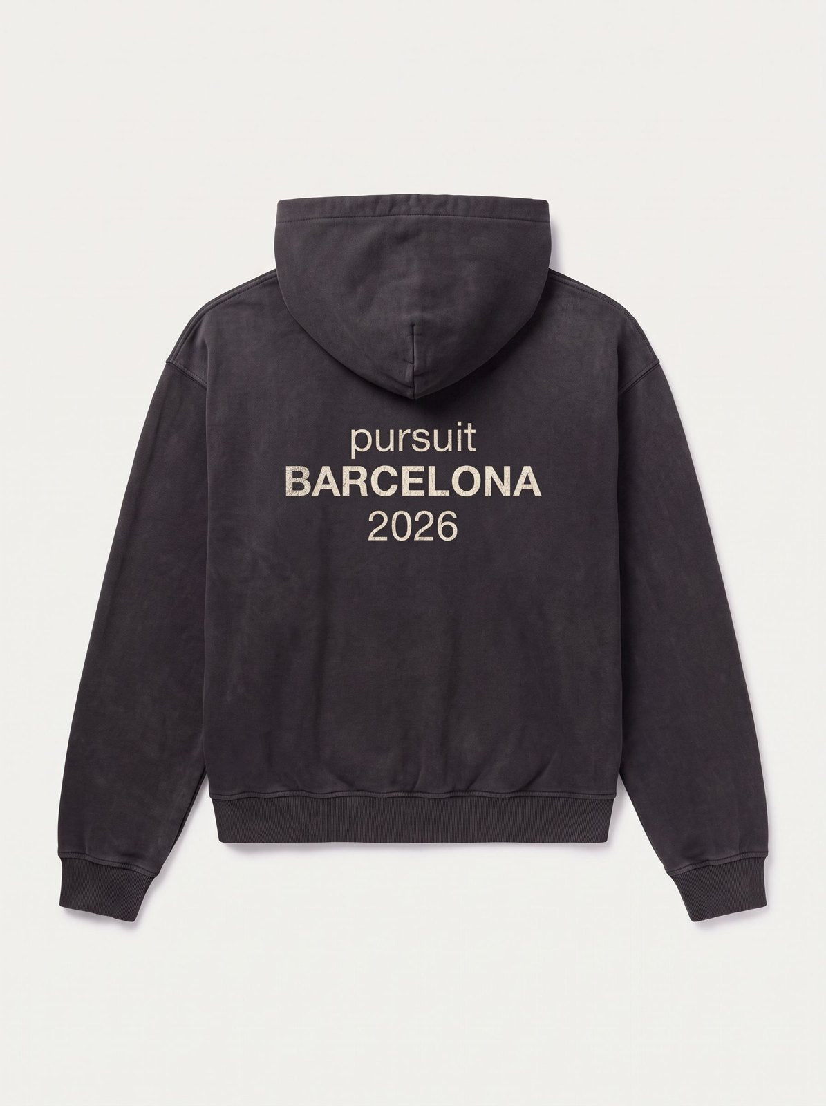 packshot Hoodie Pursuit Barcelona 2026 · Negro lavado